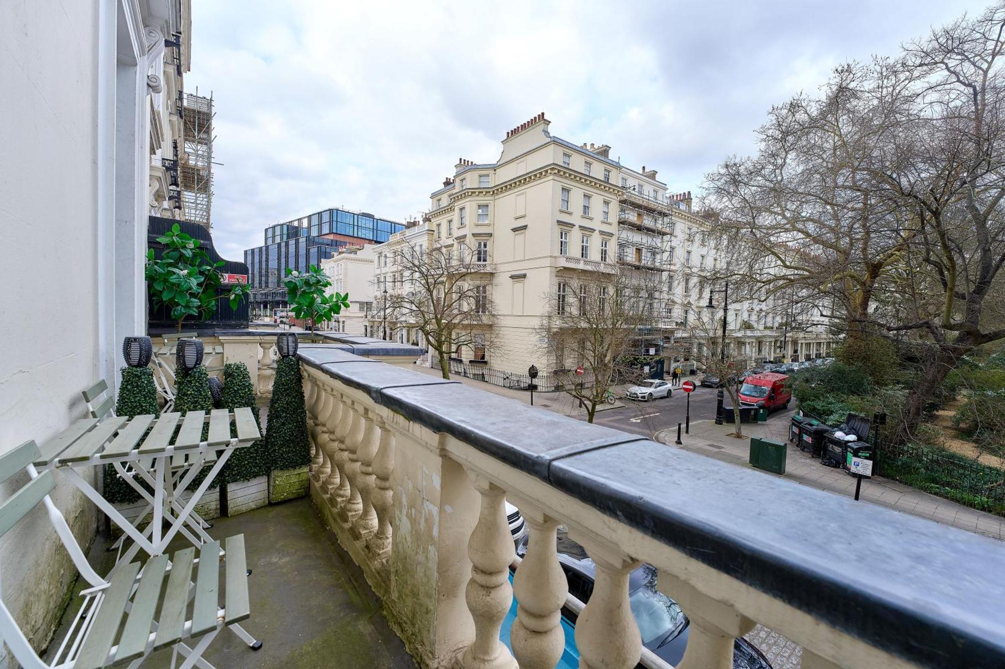 Jubilee Hotel Victoria London Exterior photo