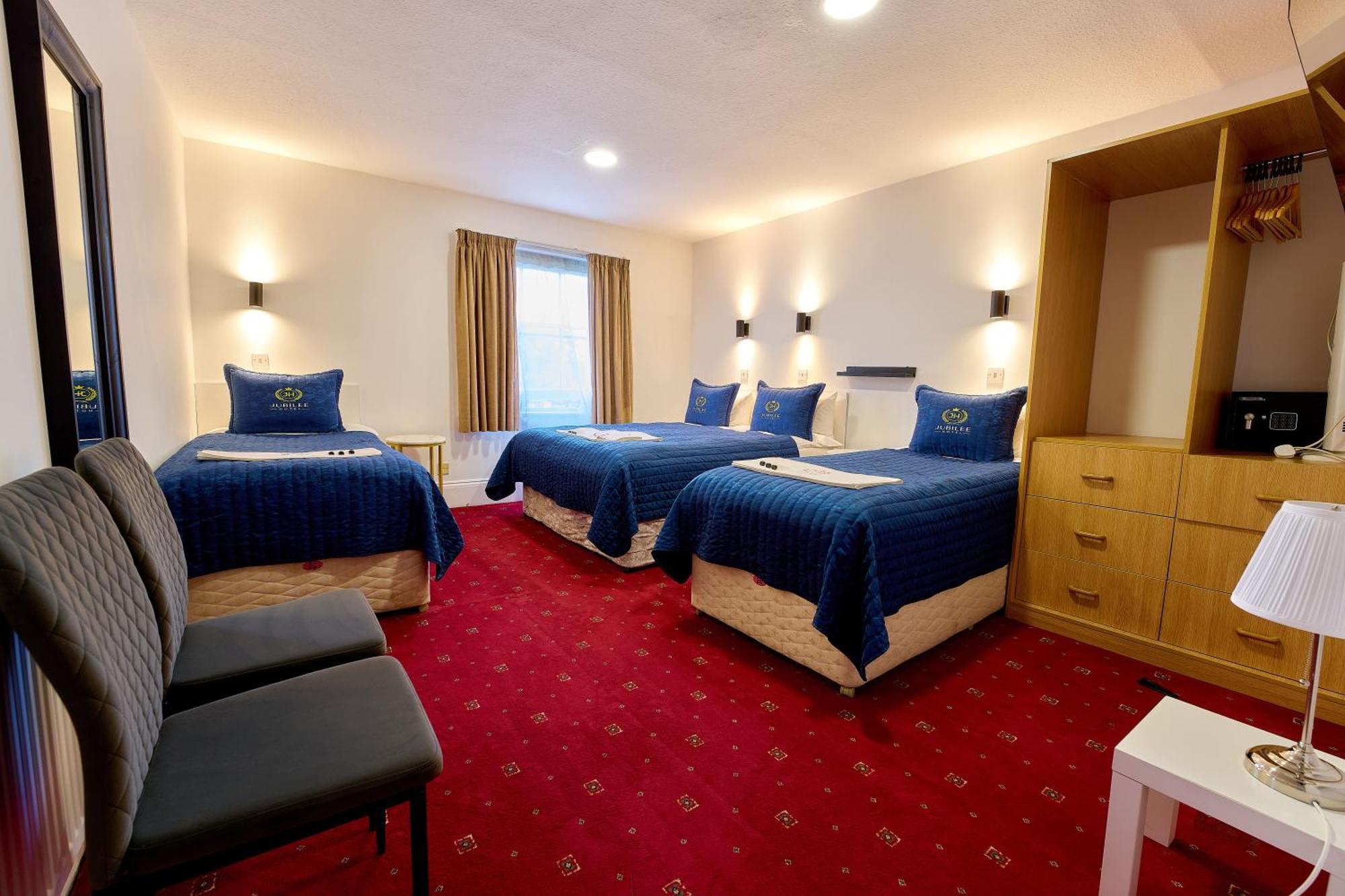 Jubilee Hotel Victoria London Exterior photo
