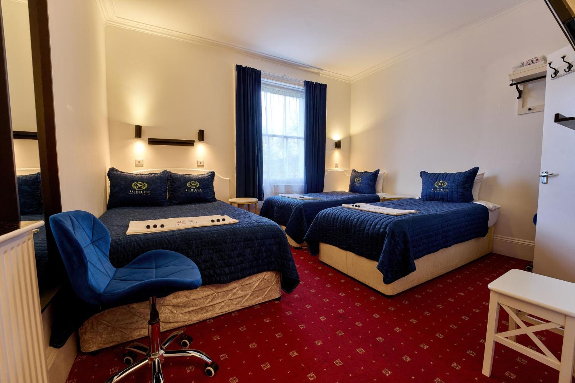 Jubilee Hotel Victoria London Exterior photo