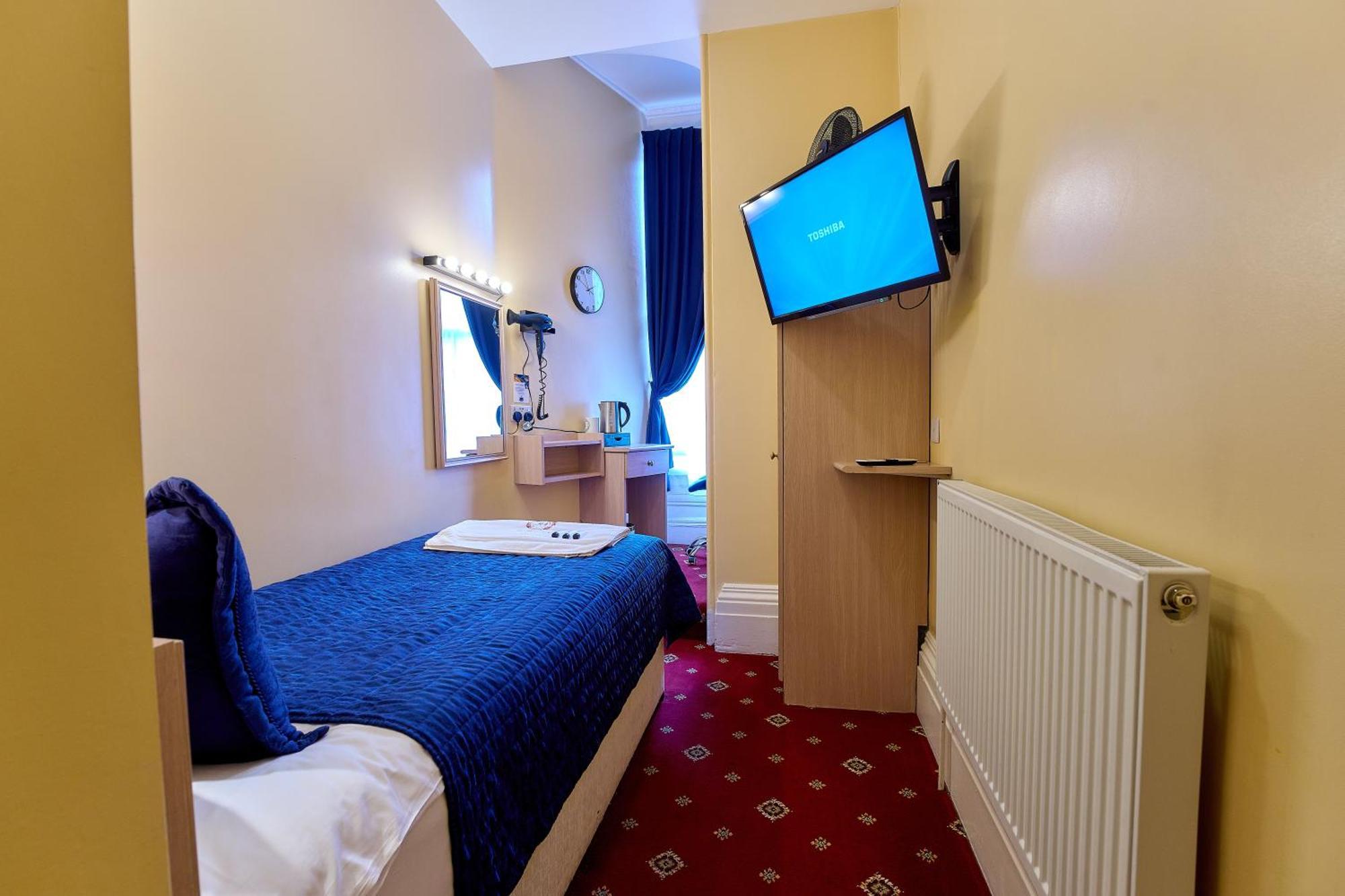 Jubilee Hotel Victoria London Exterior photo
