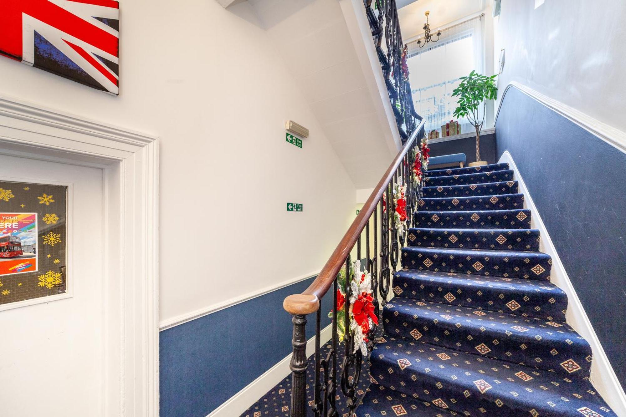 Jubilee Hotel Victoria London Exterior photo