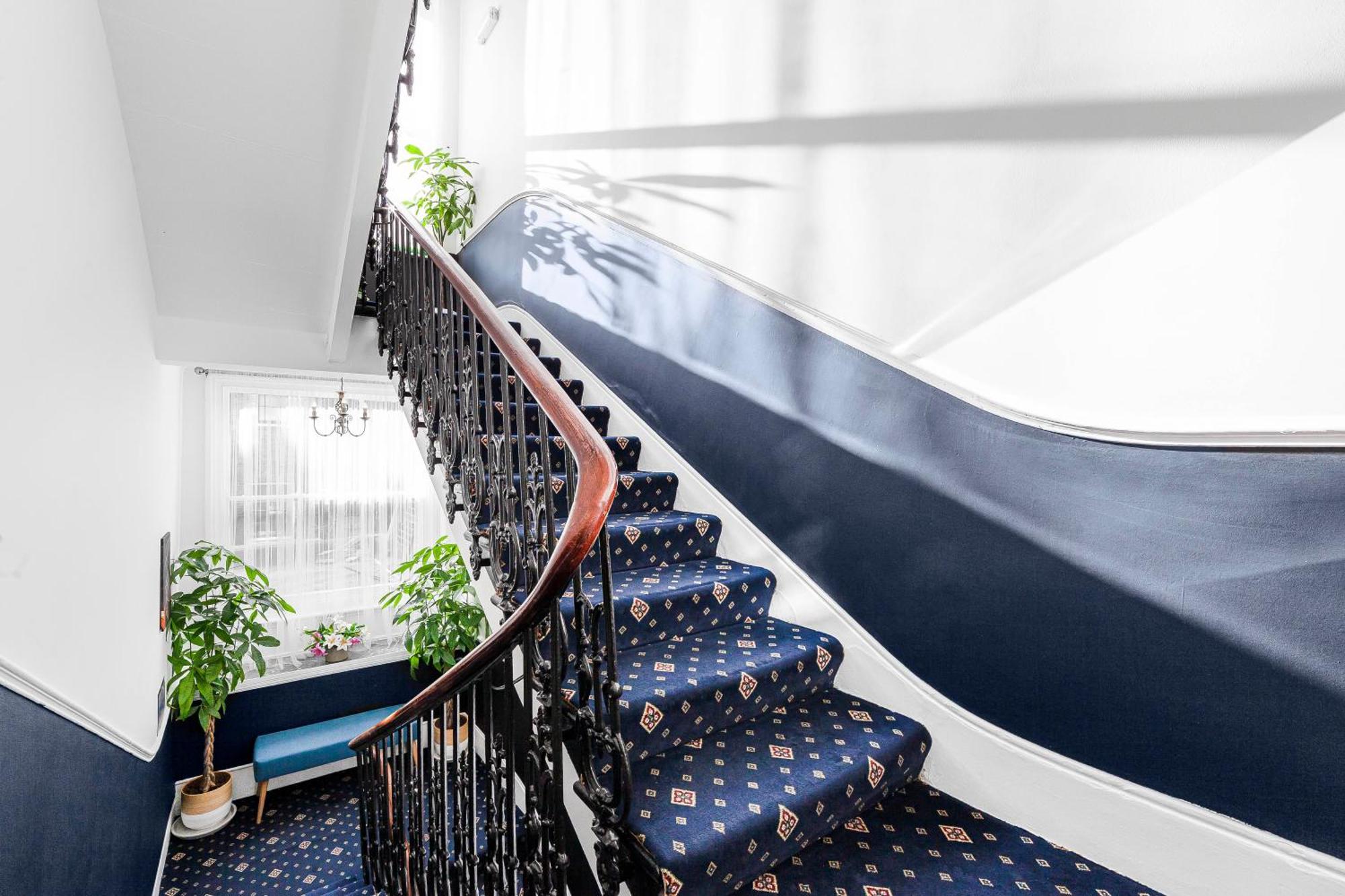 Jubilee Hotel Victoria London Exterior photo