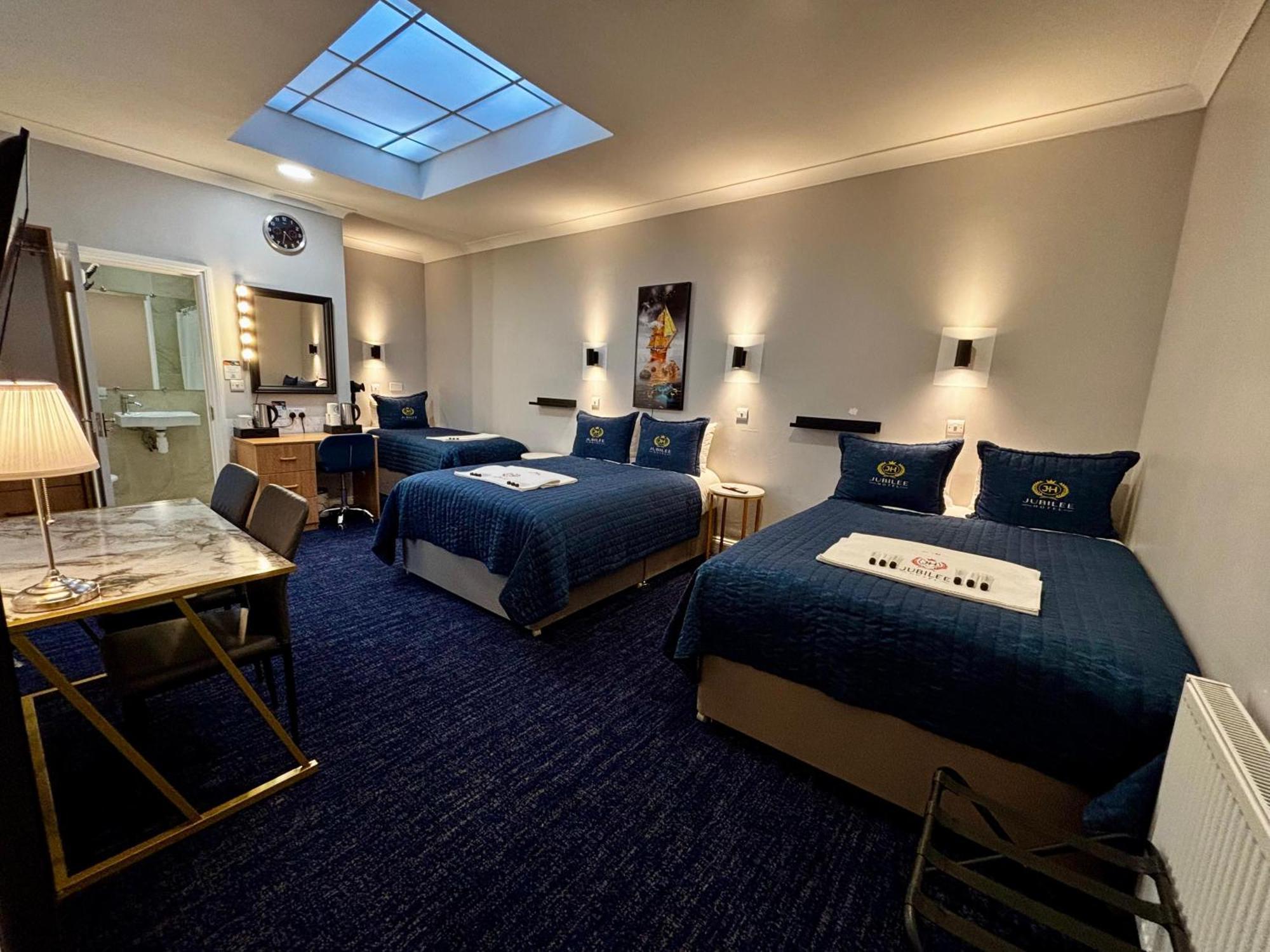 Jubilee Hotel Victoria London Exterior photo